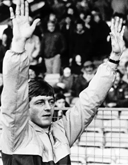 Mirror/0200to0299 00237/scuthorpe boss alan clarke salutes fans january Mirror/0200to0299 00237/scuthorpe boss alan clarke salutes fans january