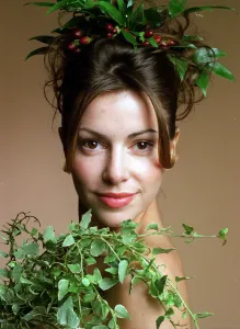 Seasons looks - autumn fashion Model Lisa McGuigan with greenery Seasons looks - autumn fashion Model Lisa McGuigan with greenery