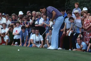 Seve Ballesteros golfer 1983 Putting crowd watching Seve Ballesteros golfer 1983 Putting crowd watching