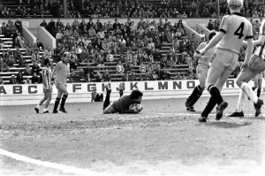 Sheffield Wednesday 2 v. Cambridge United 1. April 1982 MF06-33-019 Sheffield Wednesday 2 v. Cambridge United 1. April 1982 MF06-33-019