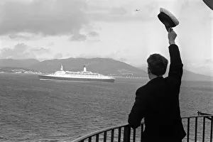 Ship Queen Elizabeth II leaving Clyde River - Jan 1969 Ship Queen Elizabeth II leaving Clyde River - Jan 1969
