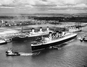 Ship Queen Mary - The Majestic at Southampton Docks. 1936 Ship Queen Mary - The Majestic at Southampton Docks. 1936