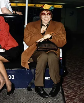 Shirley Maclaine the actress at Heathrow airport to continue her One woman show Shirley Maclaine the actress at Heathrow airport to continue her One woman show