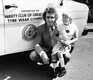Images Dated 14th August 1983: Singer David Essex handed over a Variety Club of Great Britain Sunshine coach to