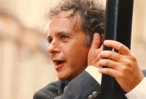 Singer David Essex at Newcastle's Theatre Royal 20 June 1995 Singer David Essex at Newcastle's Theatre Royal 20 June 1995
