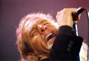 Mirror/0000to0099 00090/singer michael bolton performing concert Mirror/0000to0099 00090/singer michael bolton performing concert