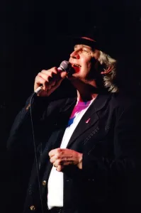 Singer Wayne Fontana at the Sunderland Empire 18 May 1997 Singer Wayne Fontana at the Sunderland Empire 18 May 1997