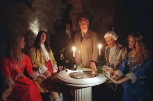 SIR FRANCIS DASHWOOD AT THE RE-OPENING OF HELLFIRE CAVES, WEST WYCOMBE - 28/03/1995 SIR FRANCIS DASHWOOD AT THE RE-OPENING OF HELLFIRE CAVES, WEST WYCOMBE - 28/03/1995