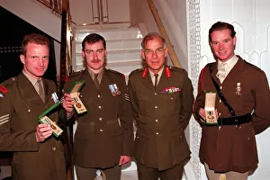 Mirror/1500to1599 01523/sir peter la billiere gulf war veterans including Mirror/1500to1599 01523/sir peter la billiere gulf war veterans including