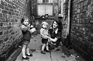 Slum housing in Salford, Greater Manchester. 30th January 1970 Slum housing in Salford, Greater Manchester. 30th January 1970