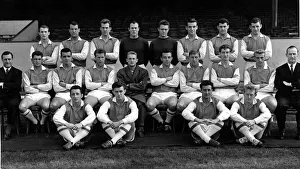 Sport - Football - Arsenal - 1961-62 Team -Top Row - L to R - Magill, Mel Charles Sport - Football - Arsenal - 1961-62 Team -Top Row - L to R - Magill, Mel Charles