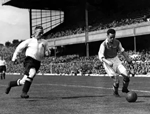 Sport - Football - Arsenal - Arsenal's Welsh international Bryn Jones (RIGHT Sport - Football - Arsenal - Arsenal's Welsh international Bryn Jones (RIGHT