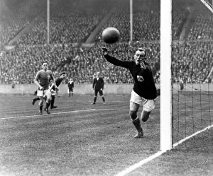 00236 Collection: Sport - Football - FA Cup Final - 1927 - Cardiff City v Arsenal - Cardif goalkeeper Tom