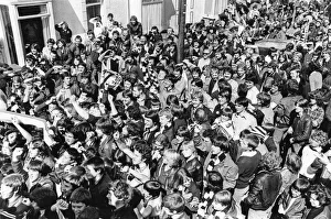 SPORT-FOOTBALL SWANSEA CITY: 1980-81: PICTURE SHOWS: Crowds welcome Swansea City into SPORT-FOOTBALL SWANSEA CITY: 1980-81: PICTURE SHOWS: Crowds welcome Swansea City into
