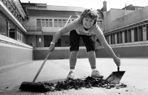 Its spring cleaning time for Clifton open-air swimming pool Its spring cleaning time for Clifton open-air swimming pool