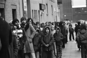 Star Wars fans, queuing outside Cinema, Birmingham, 29th January 1978 Star Wars fans, queuing outside Cinema, Birmingham, 29th January 1978