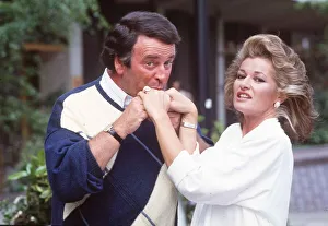Stephanie Beecham actress with Terry Wogan - June 1986 dbase MSI Stephanie Beecham actress with Terry Wogan - June 1986 dbase MSI