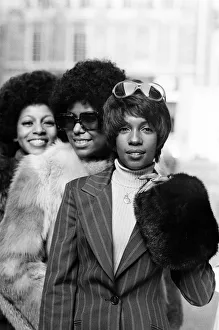 The Supremes, left to right, Lynda Lawrence, Jean Terrell and Mary Wilson The Supremes, left to right, Lynda Lawrence, Jean Terrell and Mary Wilson