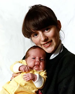 Suzanne Hall Actress ex Coronation Street check out girl with her baby Kate Suzanne Hall Actress ex Coronation Street check out girl with her baby Kate