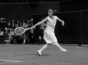 Suzanne returns a backhand at the 1925 Wimbledon Tennis Championships Suzanne returns a backhand at the 1925 Wimbledon Tennis Championships