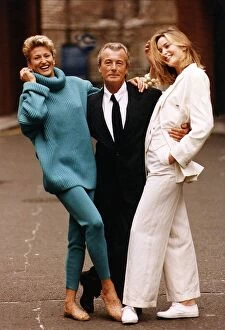 Images Dated 22nd January 1993: Terry O neil Photographer with Models Paula Hamilton and Lisa Butcher DBase