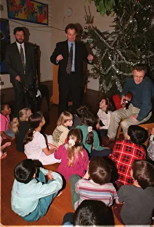 Mirror/0200to0299 00203/tony blair joins music class fleet junior school Mirror/0200to0299 00203/tony blair joins music class fleet junior school