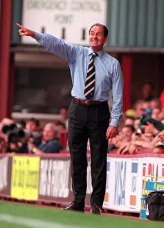 Tottenham Hotspur manager George Graham tries to rally his troops as they are losing 1-0 Tottenham Hotspur manager George Graham tries to rally his troops as they are losing 1-0
