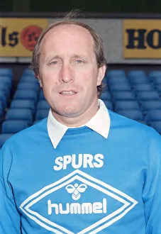 Tottenham Hotspur players pose during a photocall at White Hart Lane ahead of the 195-86 Tottenham Hotspur players pose during a photocall at White Hart Lane ahead of the 195-86