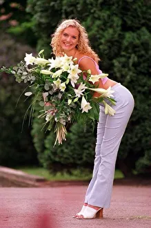 Tracy Shaw Actress May 1998 pictured with Lillies Flowers A©Mirrorpix Tracy Shaw Actress May 1998 pictured with Lillies Flowers A©Mirrorpix