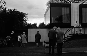 Trippers and fans looking round George Best's luxury home in Blossom Lane, Bramhall Trippers and fans looking round George Best's luxury home in Blossom Lane, Bramhall