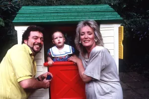 TV Presenter Jeremy Beadle with wife and daughter TV Presenter Jeremy Beadle with wife and daughter