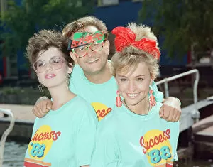 Images Dated 18th August 1988: TV Presenters Timmy Mallett and Michaela Strachan with new TV-am weather girl Carol