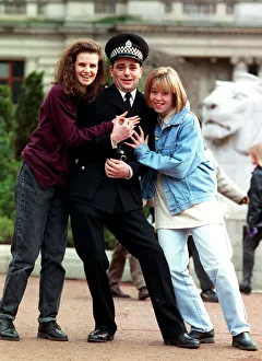 Mirror/1000to1099 01034/tv programme high road graeme robertson who plays Mirror/1000to1099 01034/tv programme high road graeme robertson who plays