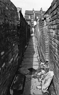 Images Dated 17th August 1981: A typical Edge Hill alley way, Liverpool, 17th August 1981