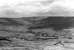 Vale of Edale and the hamlet of Barber Booth seen from Mamtor, Derbyshire Vale of Edale and the hamlet of Barber Booth seen from Mamtor, Derbyshire