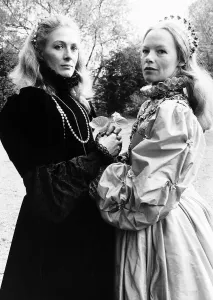 Vanessa Redgrave as Mary Queen of Scots and Glenda Jackson as Queen Elizabeth I - May Vanessa Redgrave as Mary Queen of Scots and Glenda Jackson as Queen Elizabeth I - May