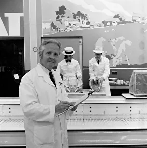 A visit to Hintons supermarket, Stockton-on-Tees. 1972 A visit to Hintons supermarket, Stockton-on-Tees. 1972