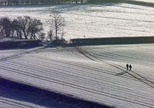Walkers brave sub zero temperatures for a stroll across the snow Walkers brave sub zero temperatures for a stroll across the snow