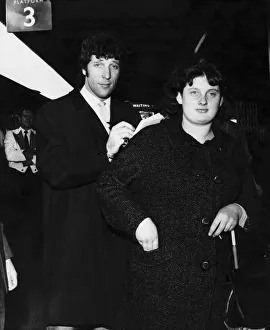 Welsh singing star Tom Jones signs an autograph for a fan at Cardiff Central Railway Welsh singing star Tom Jones signs an autograph for a fan at Cardiff Central Railway