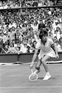 Wimbledon 80, 3rd Day. Comre Court. Virginia Wade v. I. Maoruga Wimbledon 80, 3rd Day. Comre Court. Virginia Wade v. I. Maoruga