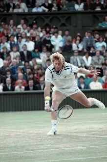 Images Dated 3rd July 1988: Wimbledon Final. Boris Becker v. Stefan Edberg. July 1988 88-3581-012