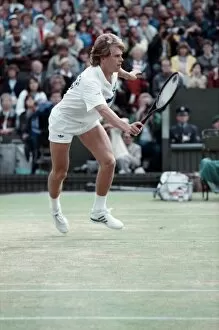 Images Dated 3rd July 1988: Wimbledon Final. Boris Becker v. Stefan Edberg. July 1988 88-3581-013