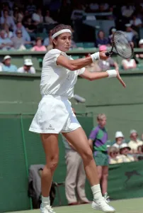 Wimbledon. Gabriella Sabatini v. Jennifer Capriati. July 1991 91-4353-023 Wimbledon. Gabriella Sabatini v. Jennifer Capriati. July 1991 91-4353-023