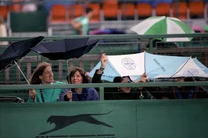 Wimbledon Tennis. Weather Rain Pix. June 1989 89-3840-002 Wimbledon Tennis. Weather Rain Pix. June 1989 89-3840-002