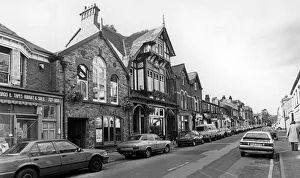 The wine bars and restaurants of Liverpool's Lark Lane. 19th August 1988 The wine bars and restaurants of Liverpool's Lark Lane. 19th August 1988