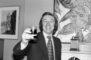 Wine: Mr. David Frost. March 1975 75-01338-005 Wine: Mr. David Frost. March 1975 75-01338-005