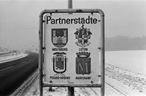 Images Dated 22nd January 1982: The Wolfsburg town sign, showing the city is twinned with Luton. 22nd January 1982