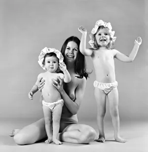 Woman and Children. Model Bertie Meaden and Daughters. March 1975 75-01632-004 Woman and Children. Model Bertie Meaden and Daughters. March 1975 75-01632-004
