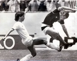 World Cup 1986 Scotland 0 Uruguay 0 Paul Sturrock (blue World Cup 1986 Scotland 0 Uruguay 0 Paul Sturrock (blue