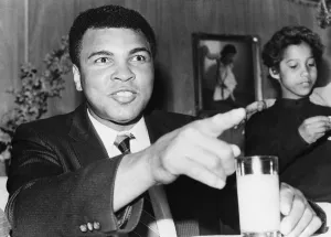 Former World Heavy Weight Champion Muhammad Ali in the UK. 20th September 1984 Former World Heavy Weight Champion Muhammad Ali in the UK. 20th September 1984